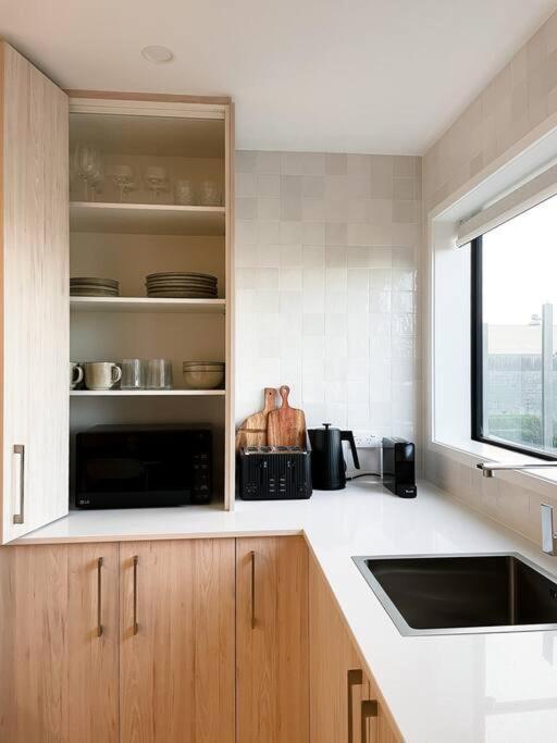Chic City Centre Townhouse Christchurch Extérieur photo